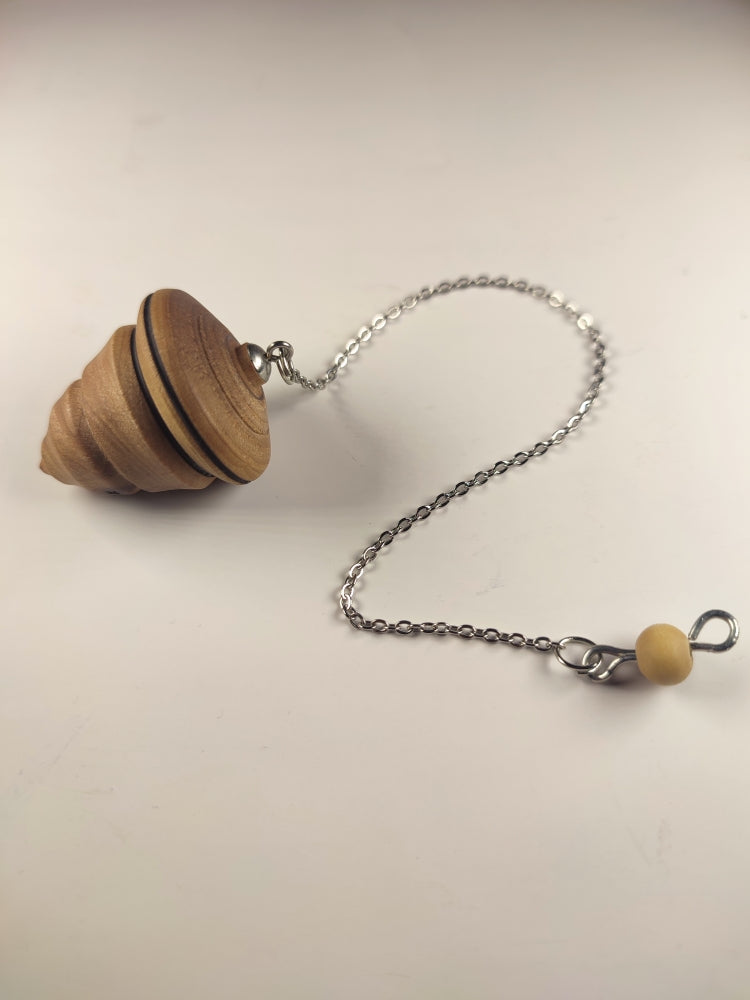 Pendule divinatoire en bois de cerisier