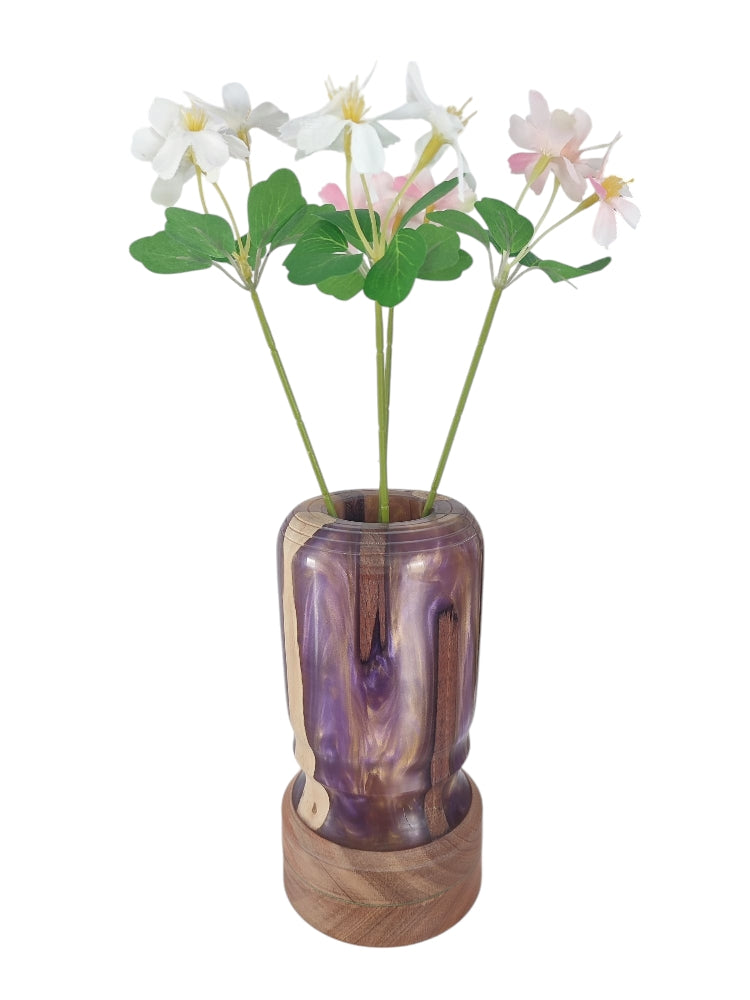 Vase en bois et résine