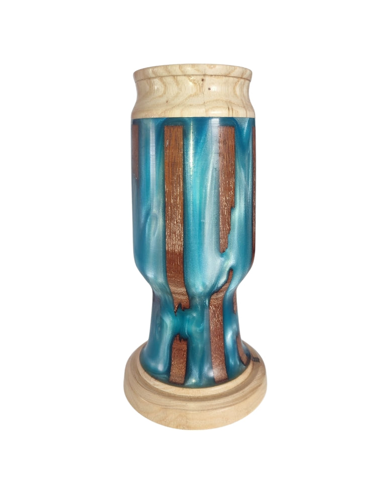 Vase en bois et résine