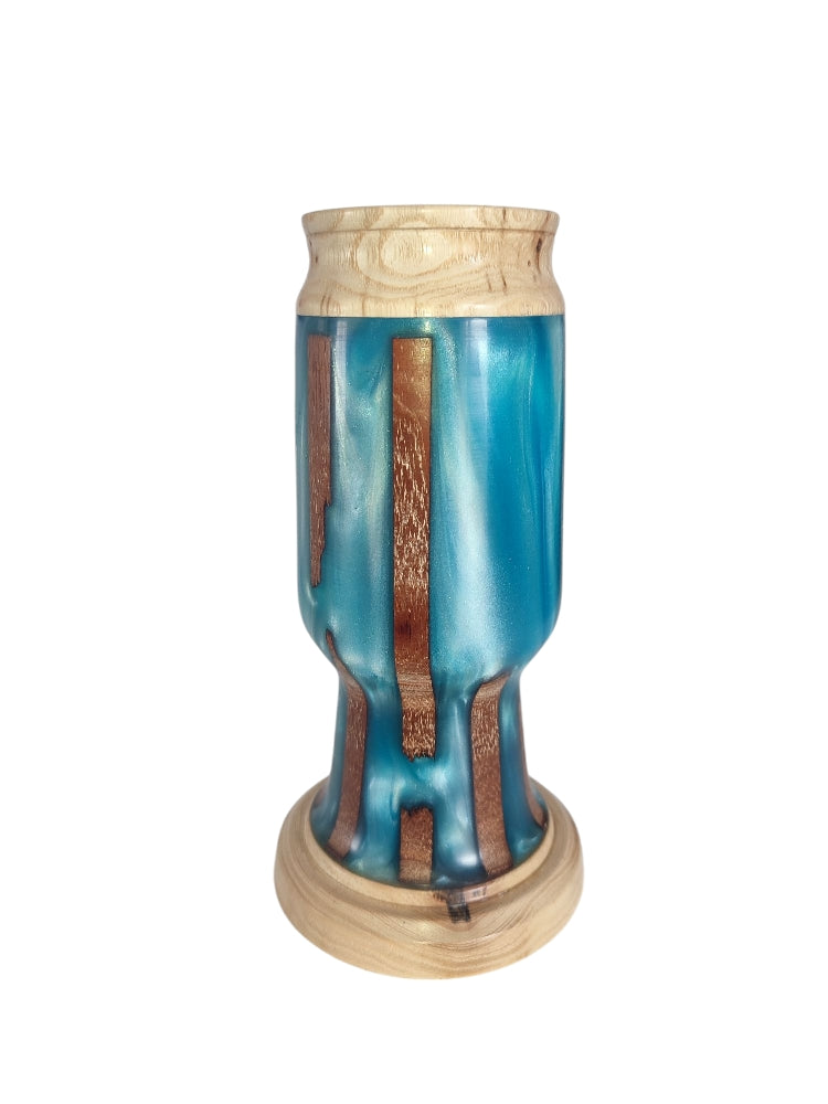 Vase en bois et résine